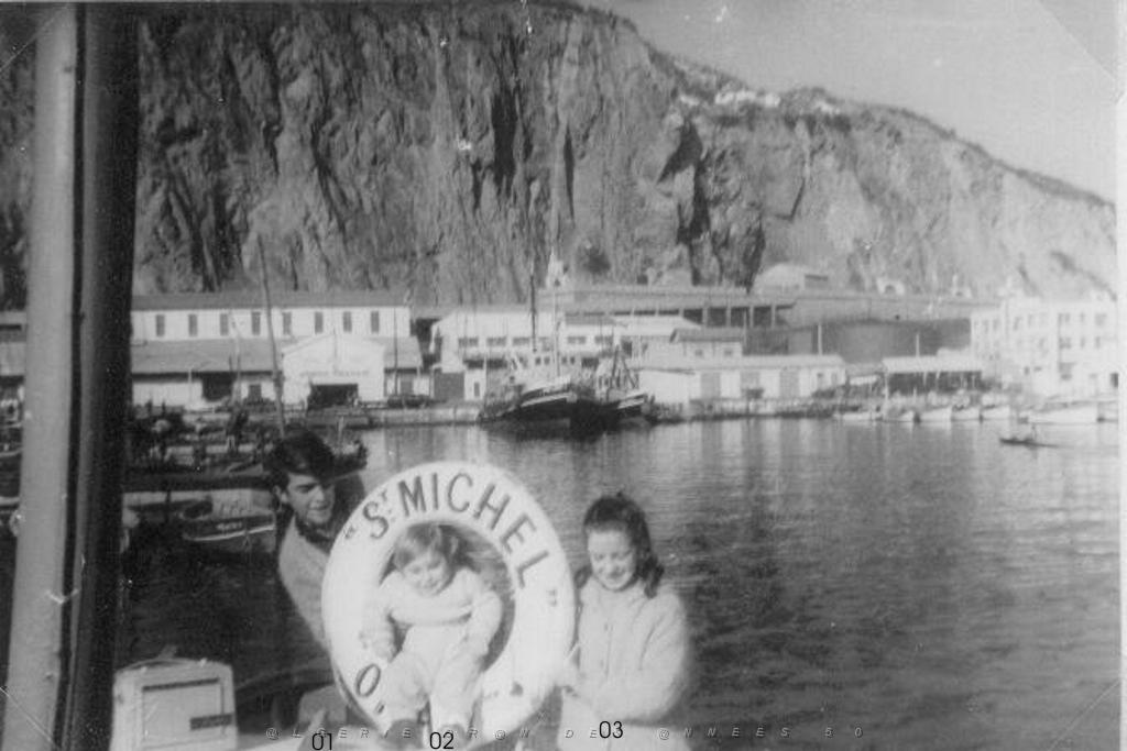 1006 UNE VUE DU PORT DE PECHE 01.JPG
